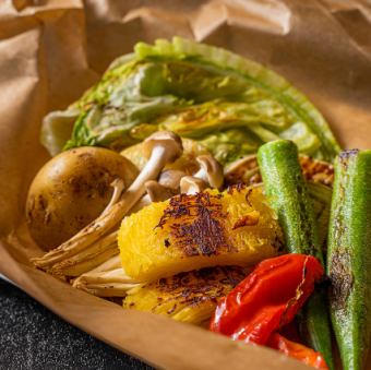 Grilled seasonal vegetables topped with Hiruzen cheese