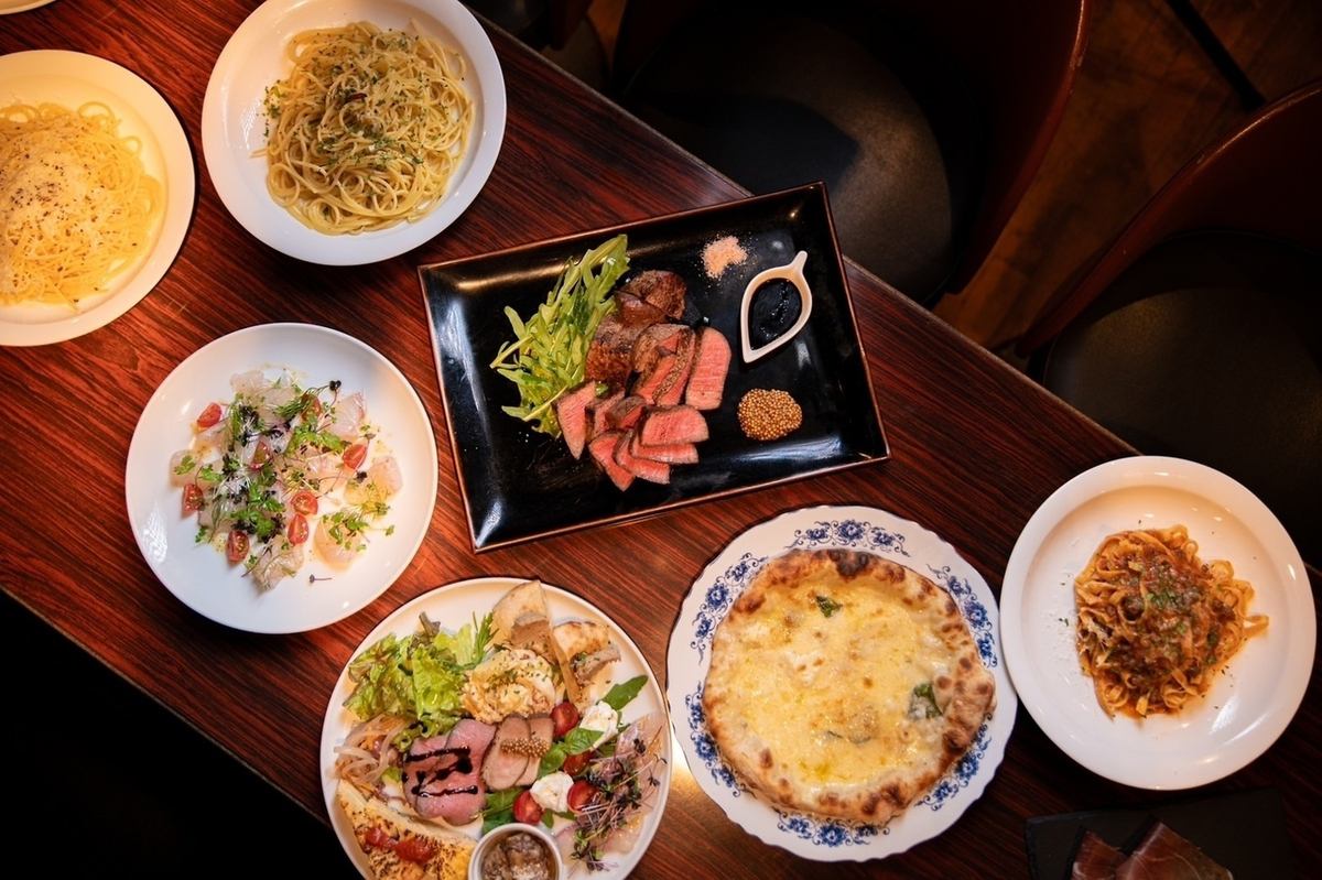 旬な食材を使い、シーンに合わせたコース料理を新しく出します！