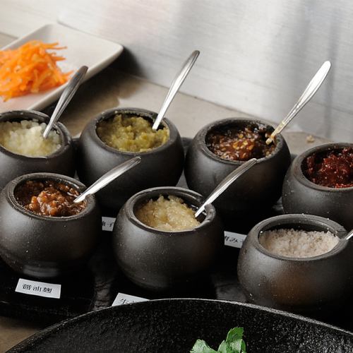 7種の薬味で自分好みに仕上げるあったかお鍋