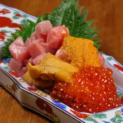 【季節限定】ウニトロ～いくらのせ～