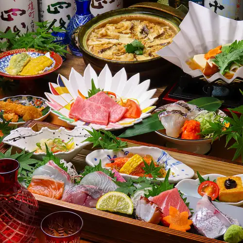 目立つ『松山銀座』の看板！拘りの絶品料理をおもてなし