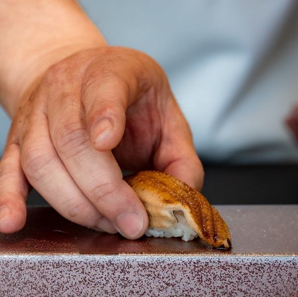 ≪より上質なネタを使用。旬の食材や鮮魚が織り成す季節感溢れるお料理の数々≫ 旬コース ￥8,800（税込）