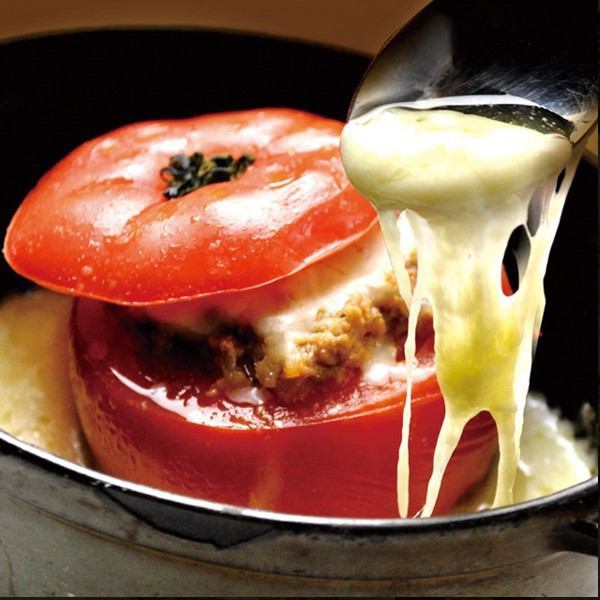 [Vina Vin Vino Shinjuku store's No. 1 popular menu] Whole tomato oven-baked Fragrant minced meat and melty cheese