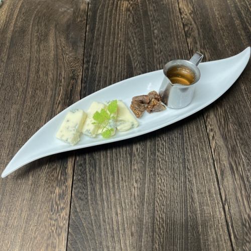 ゴルゴンゾーラと蜂蜜のプレート