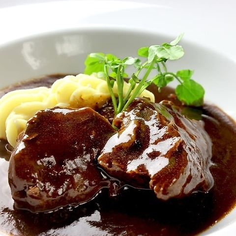 上質なお肉を使用した料理はワインとの相性抜群◎