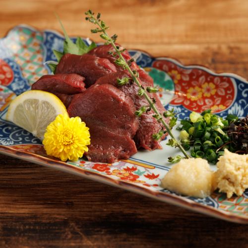Kumamoto specialty: lean horse meat sashimi
