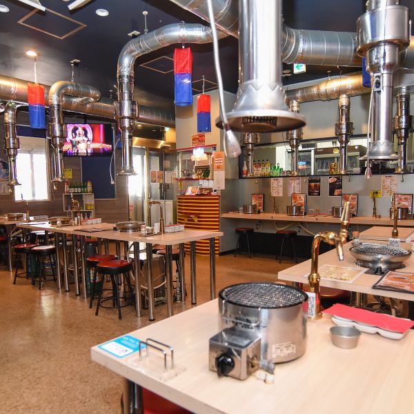 木の温もりを活かした雰囲気の店内は、韓国のエッセンスを感じるインテリアがアクセント♪清潔感とデザイン性を兼ね備えた空間は、女性同士や若い層にも喜ばれる仕上がり◎アクセスも良好で立ち寄りやすく、オリジナルサービスとして丁寧な接客を大切にしています★