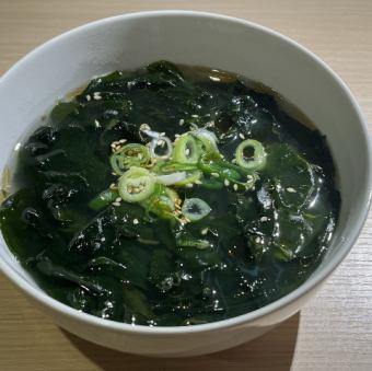 わかめスープ