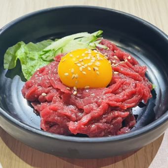 桜ユッケ(馬肉)