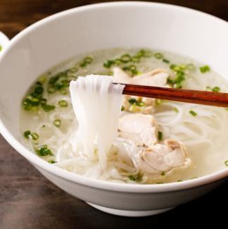 鸡肉河粉