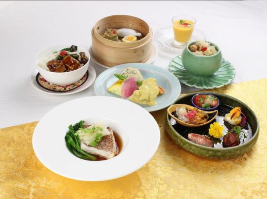 Shu Course: Shark fin soup, large shrimp dishes, handmade dim sum, tantan noodles, etc., 7 individual dishes (food only)