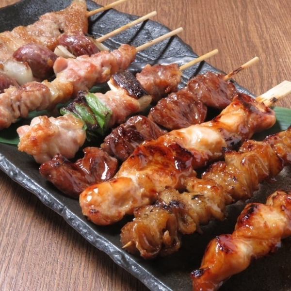 We have a total of 34 types of charcoal-grilled yakitori!!! Each piece starts at 100 yen and each piece is grilled with love☆