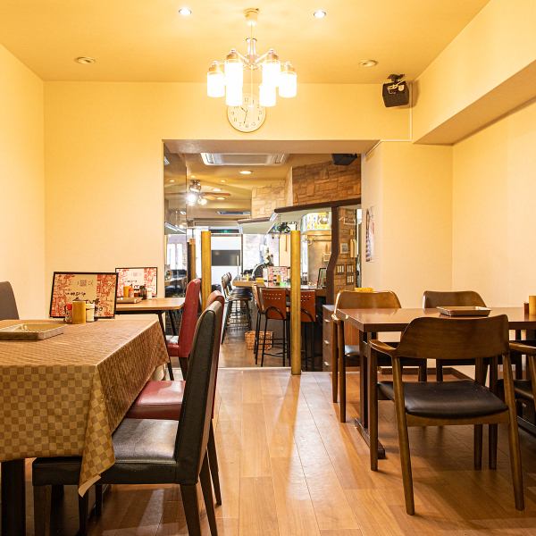 宴会シーズンや大人数での集まりに最適な、18名様からの貸切を承っております。周りを気にせず、心ゆくまで盛り上がりたい時にぴったりです。ご予約や詳細については直接お問い合わせください。駅チカの好立地で、あなただけのプライベートな空間と、最高の料理で思い出に残る宴会を全力でサポート致します!