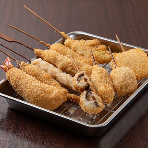 치토세의 맛을 응축! 연회 초보자에게 추천 "꼬치 카츠 10 개 코스"