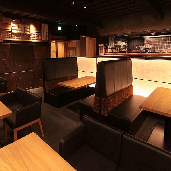 【4名様ソファー席×2席ございます◎】自慢のソファー席です！接待等にもご利用いただくことができ、ゆったりとお過ごしいただけます☆当店自慢の京料理を中心に、焼酎・日本酒・ワインを中心としたお酒も充実しております◎中目黒駅より徒歩5分の場所にございますので、お気軽にお立ち寄りください♪