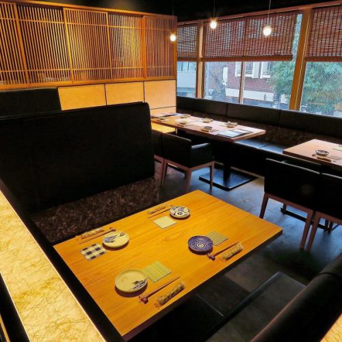 【4名様ソファー席×2席ございます◎】