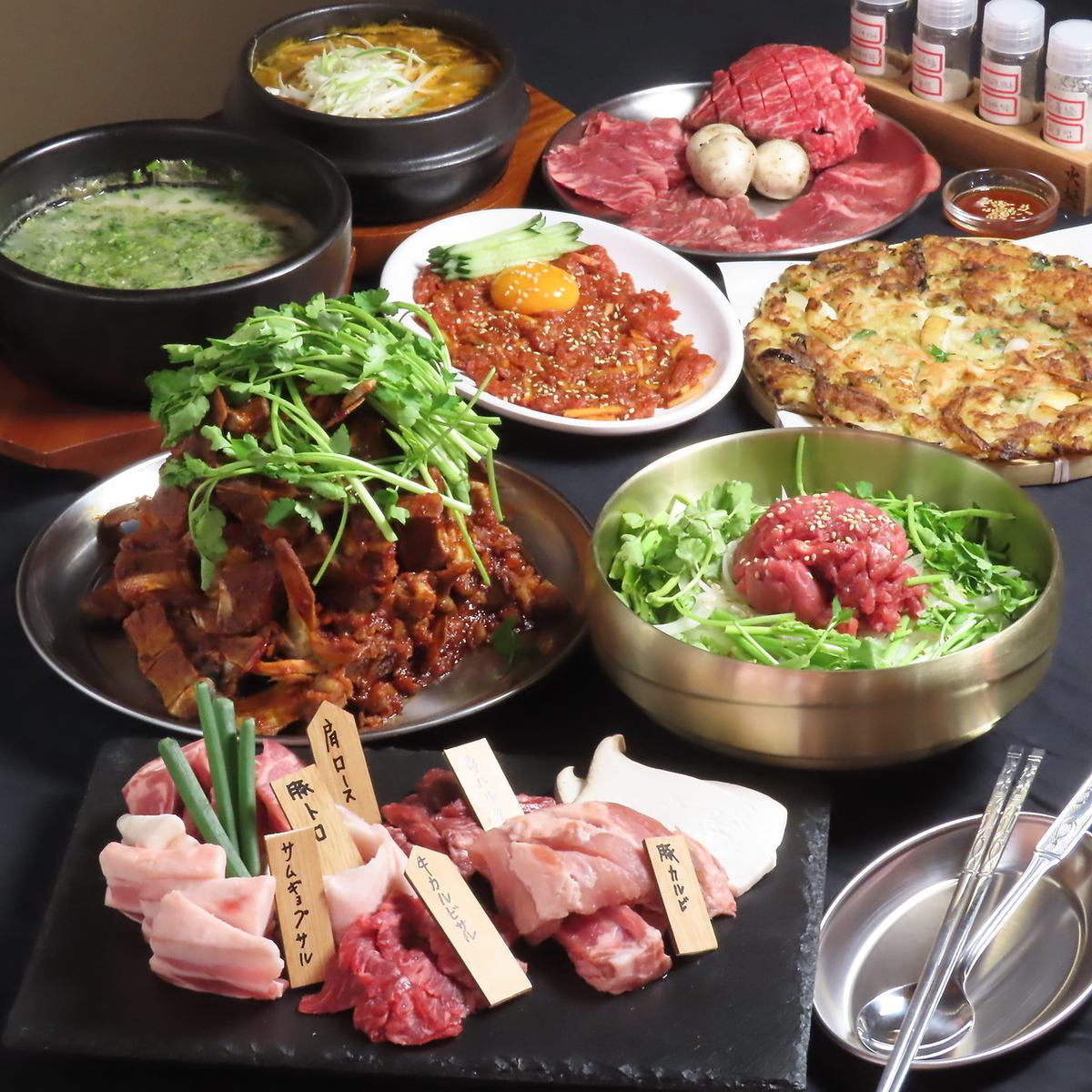 这是一家可以享受深受女性喜爱的正宗韩国料理的炭火烤肉店！