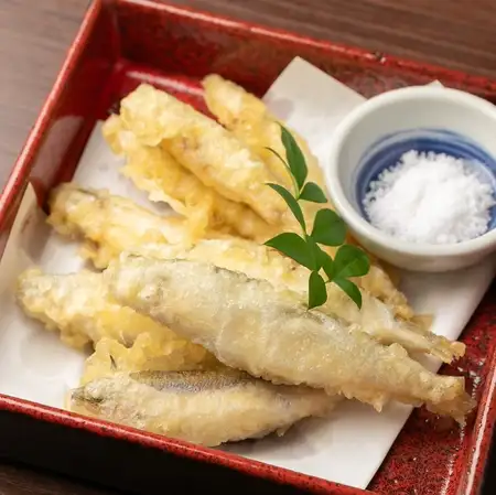 小鮎とわかさぎの合い盛り天