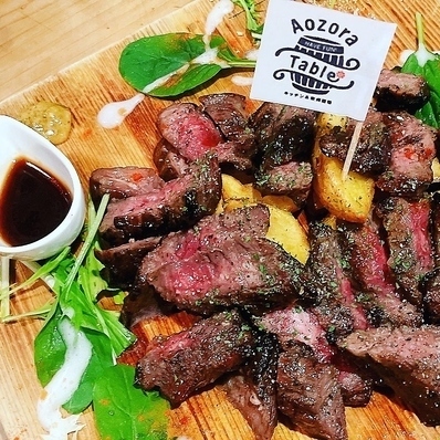 旨味がギュッと詰まった肉料理◎お好きなお酒と一緒にどうぞ！