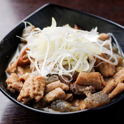 鳥じゅん自家製豚モツ煮込み