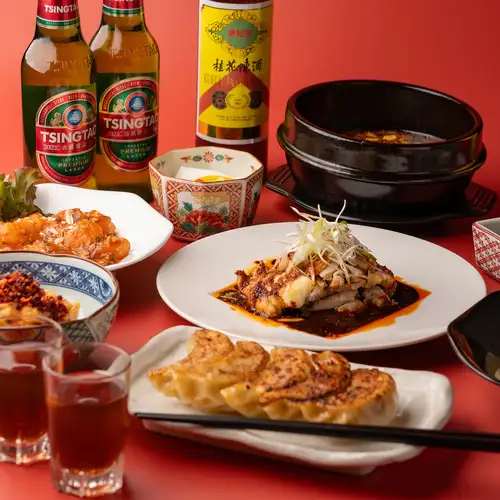 부드러운 닭과 만두와 맥주!