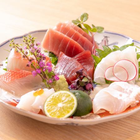 Dishes made with fresh fish and seasonal ingredients procured daily from Toyosu Market