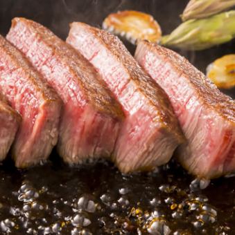 【还有无限量无限畅饮】炭烤国产牛排、熏鸭等8道菜“肉吧套餐”3,380日元