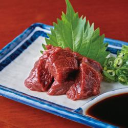 Horse meat sashimi (sliced red meat)