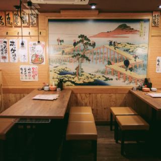 It is a relaxing space where you can feel the taste of Japan such as lanterns and lanterns.The table layout can be changed on the second floor according to various scenes ♪