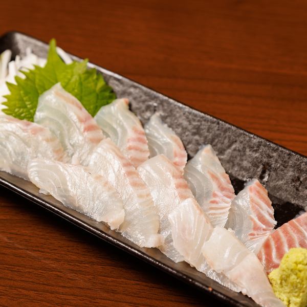 [Fresh fish caught by the owner! Sashimi of the day] From 700 JPY (incl. tax)