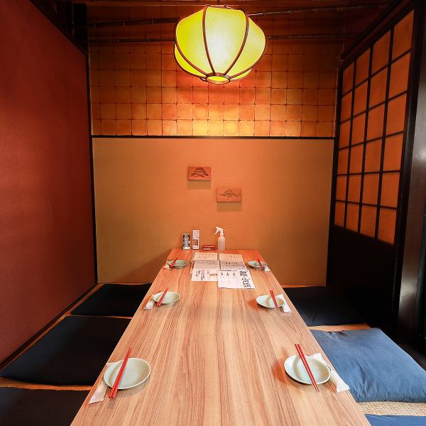 [3 types of private rooms ♪ tables, sunken kotatsu, tatami mats] Tables with a lively atmosphere are perfect for friends or business occasions.A sunken kotatsu where you can spend a relaxing time with comfortable feet.The tatami room has a traditional atmosphere, perfect for spending time with family and loved ones.Each private room is a private space where you can fully enjoy the charm of Akita.