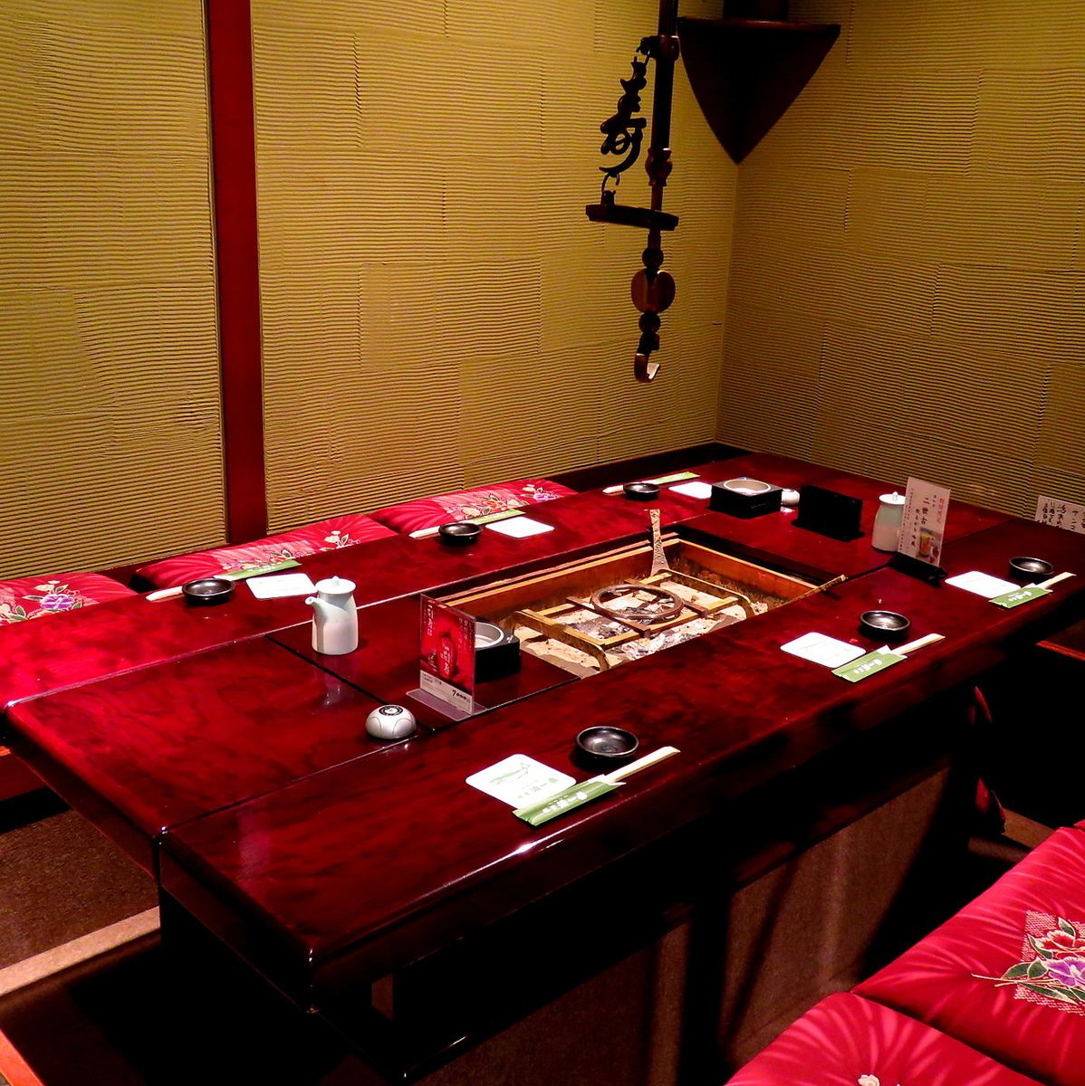 Private rooms with hearths are popular seats for only 2 groups per day! Recommended for entertaining and sightseeing