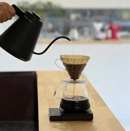 一杯ずつ丁寧に淹れるハンドドリップコーヒー