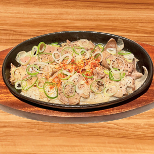 鉄板ぼって焼き(塩タン)