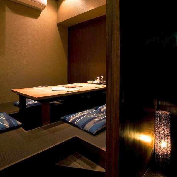 【完全個室2～12名様】会社宴会・接待・仲間内の飲み会など、中州・呉服町周辺で個室でのご利用希望の方はぜひ当店をご利用くださいませ。新鮮な海鮮・ブランド牛迄ご堪能いただけます。最大で掘りごたつ座敷25名様まで人数に応じてご用意可能。中州・店屋町周辺での海鮮料理・サバ料理・和食はお任せください！