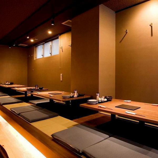 【最大25名様】少人数から25名様までの宴会が掘りごたつ座敷で可能です。歓迎会・送別会・忘年会・新年会など、ご宴会シーズンは特に人気のお席となりますので。ご予約お待ちしております。飲み放題付きのコースは5000円(税込)～。中州・店屋町周辺での海鮮料理・サバ料理・和食はお任せください！