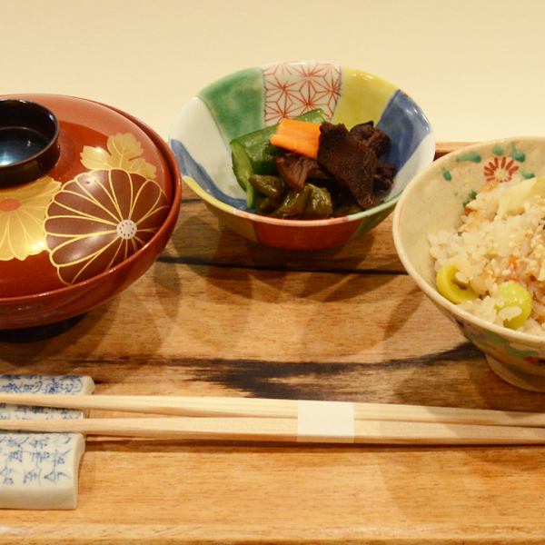 「夜懐石」で季節の美味を楽しむ贅沢な時間