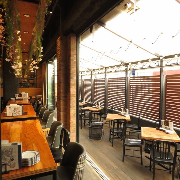 There are terrace seats ♪ You can eat and drink in well-ventilated seats.The terrace seats are covered with a sunshade and are not exposed to direct sunlight.If you wish, please let us know by phone at the time of booking.