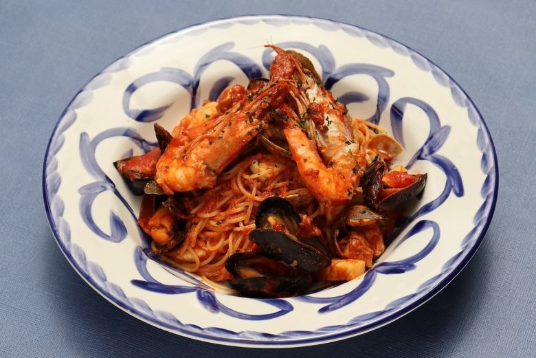 Pescatore Rosso or Bianco with plenty of seafood