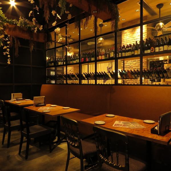 A stylish wine restaurant! It's a hideaway where you'll want to show off what you know ♪ The wine cellar always has 350 types of wine available! One of the largest selections in Yokohama! We also have a projector, so you can have a party at W Go to YOKOHAMA! Please come and take a look first♪