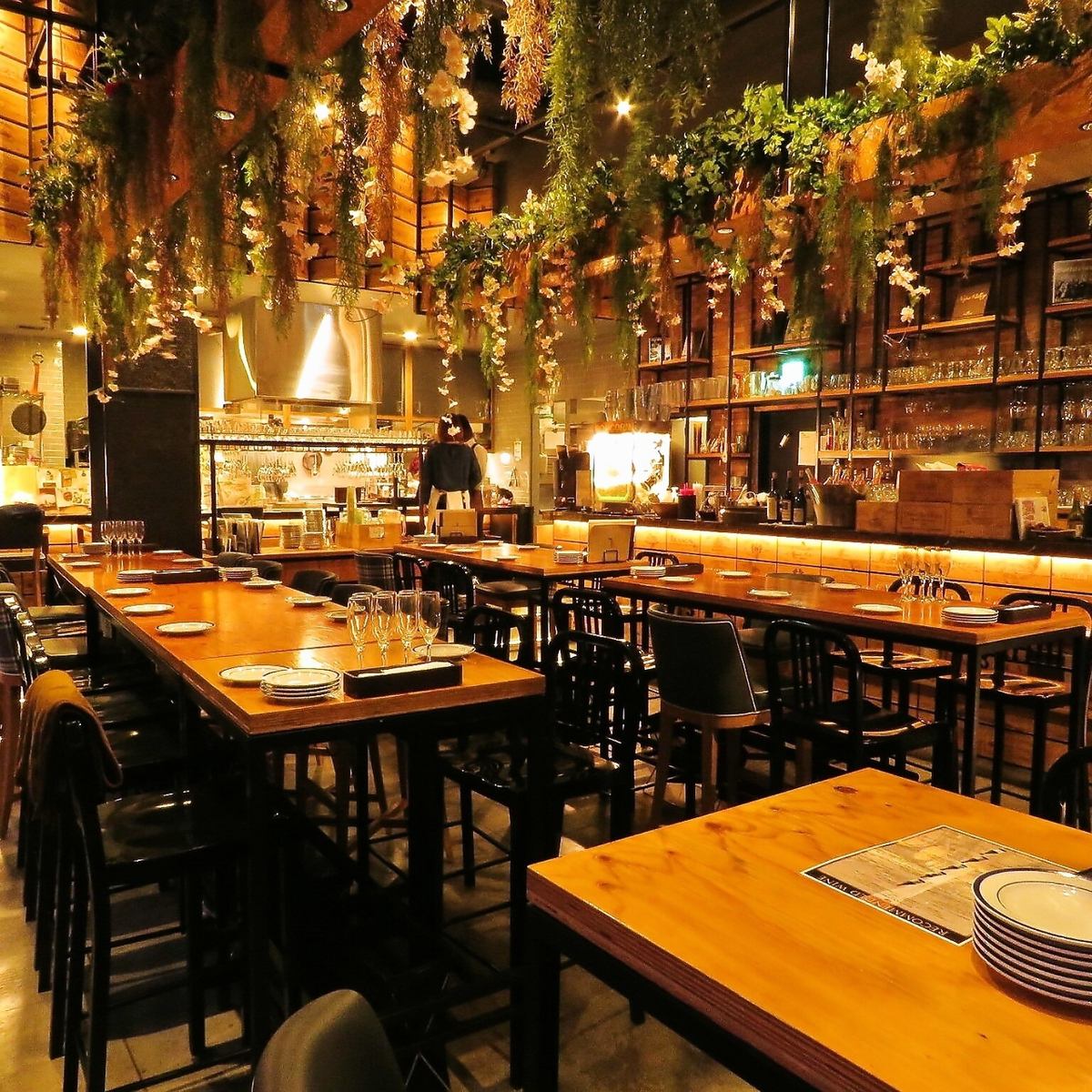 公司宴會、婚禮等。平日：30至150人（可使用兩層樓）