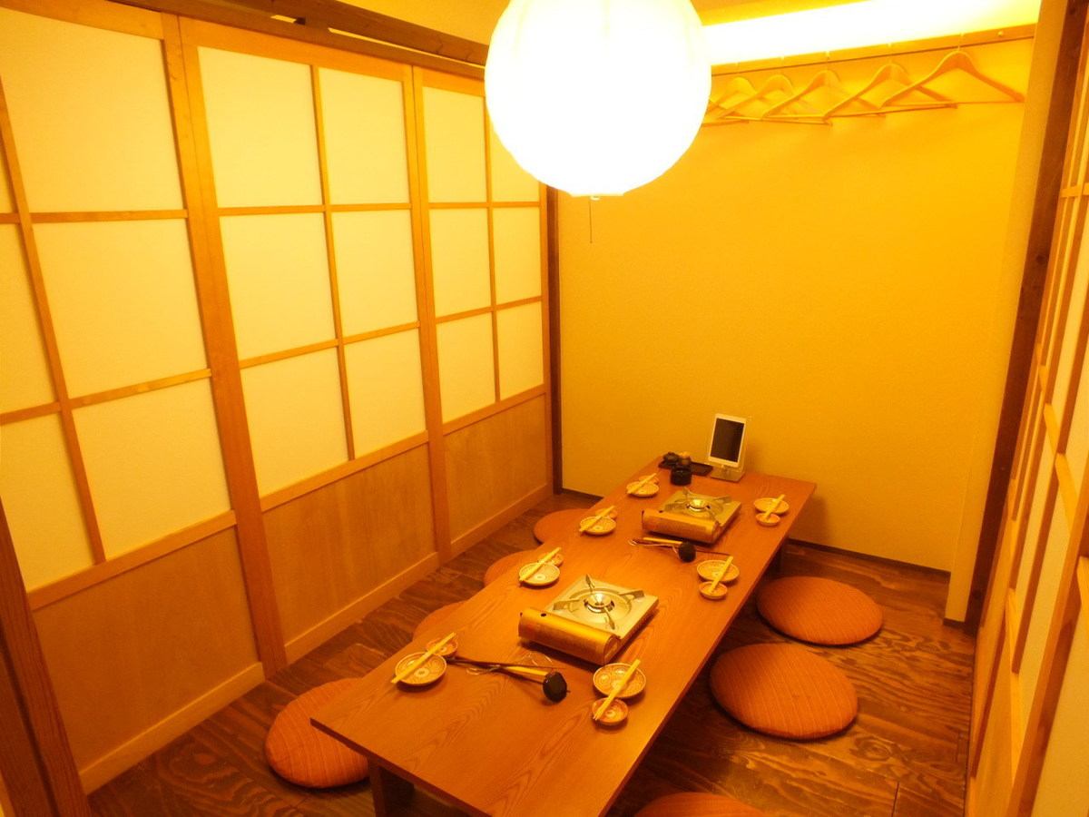 You can fully enjoy the food in your private room.