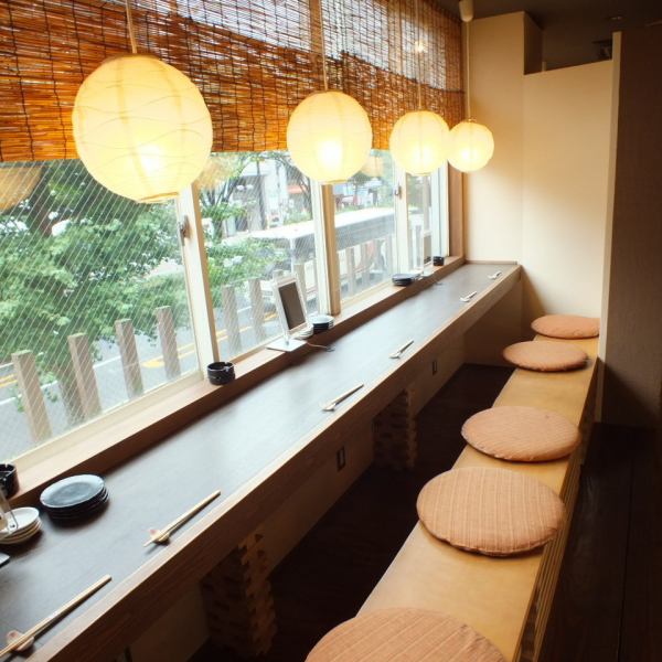 There is a terrace counter of atmosphere ◎.It is also recommended for dating and using for one person.