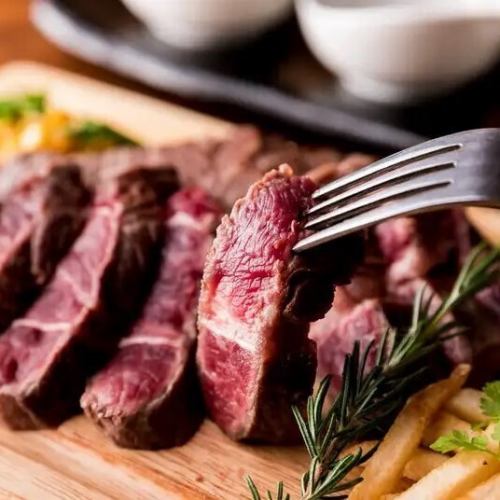 Weekends are also available for 3 hours. 14 dishes including beef steak and cheese platter. 3 hours all-you-can-drink included. 6,000 yen ⇒ 5,000 yen