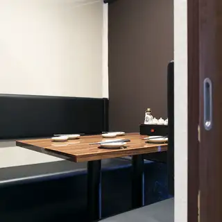 We aimed for a clean and refreshing design, based on a Japanese modern aesthetic, both inside and out! We paid attention to every detail, including the interior decor, to create a relaxing space for our customers. We have received many positive comments from customers of all ages.