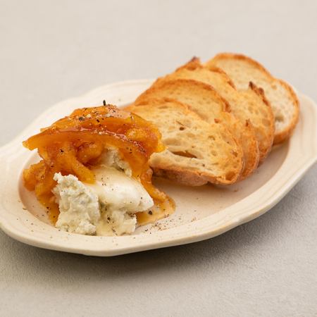 カラメル林檎とゴルゴンゾーラチーズムースのディップ