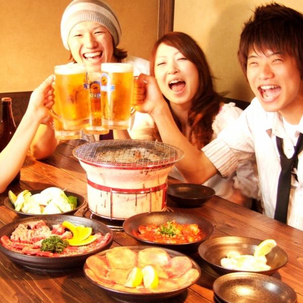 みんなでかんぱ～い♪仲間うちの飲み会にも使って頂けます※写真は名古屋本店のものです。