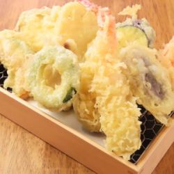 Assortment of 10 kinds of tempura