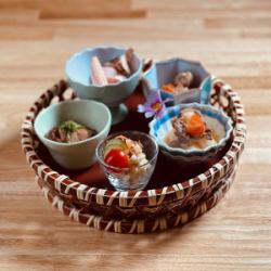 Chef's choice assortment of 5 kinds of side dishes