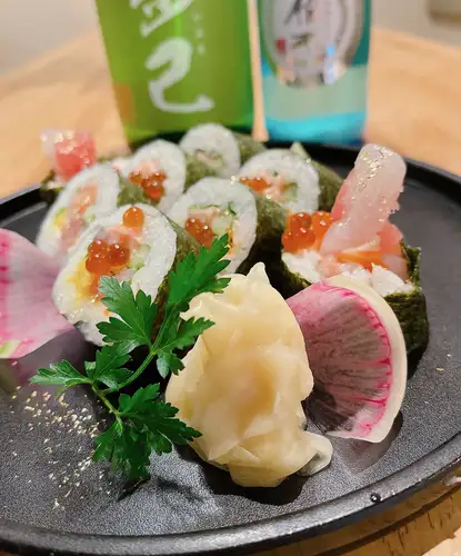 Popular Torotaku (thick sushi roll)